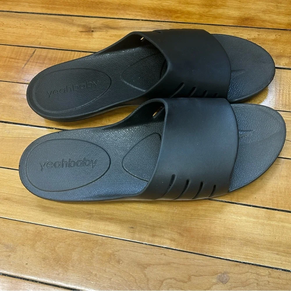 Yeah Baby Cloud 9 Spa Sandals Men’s L Comfort Slides Recovery Lounge Like New